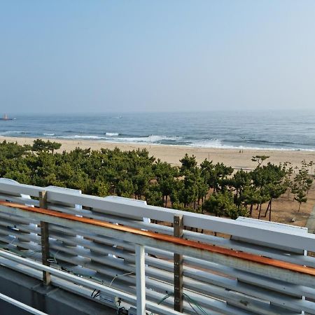 Pine Beach Yangyang Exteriör bild