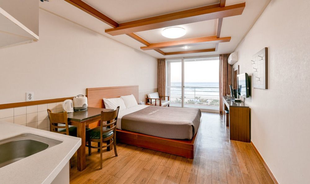 Pine Beach Yangyang Exteriör bild