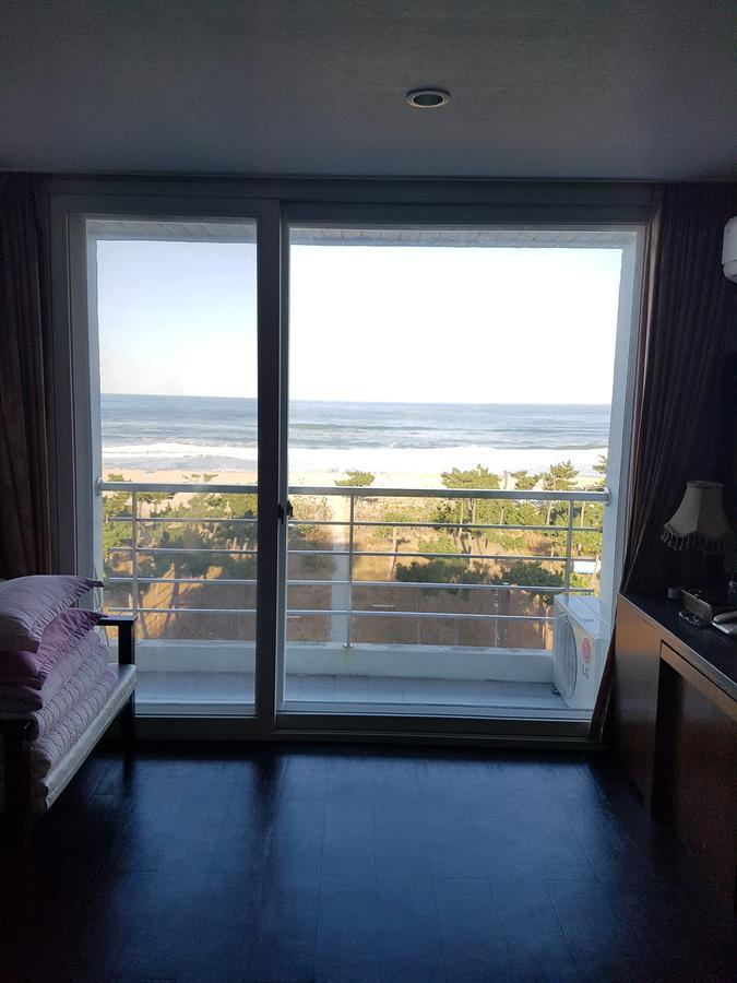Pine Beach Yangyang Exteriör bild